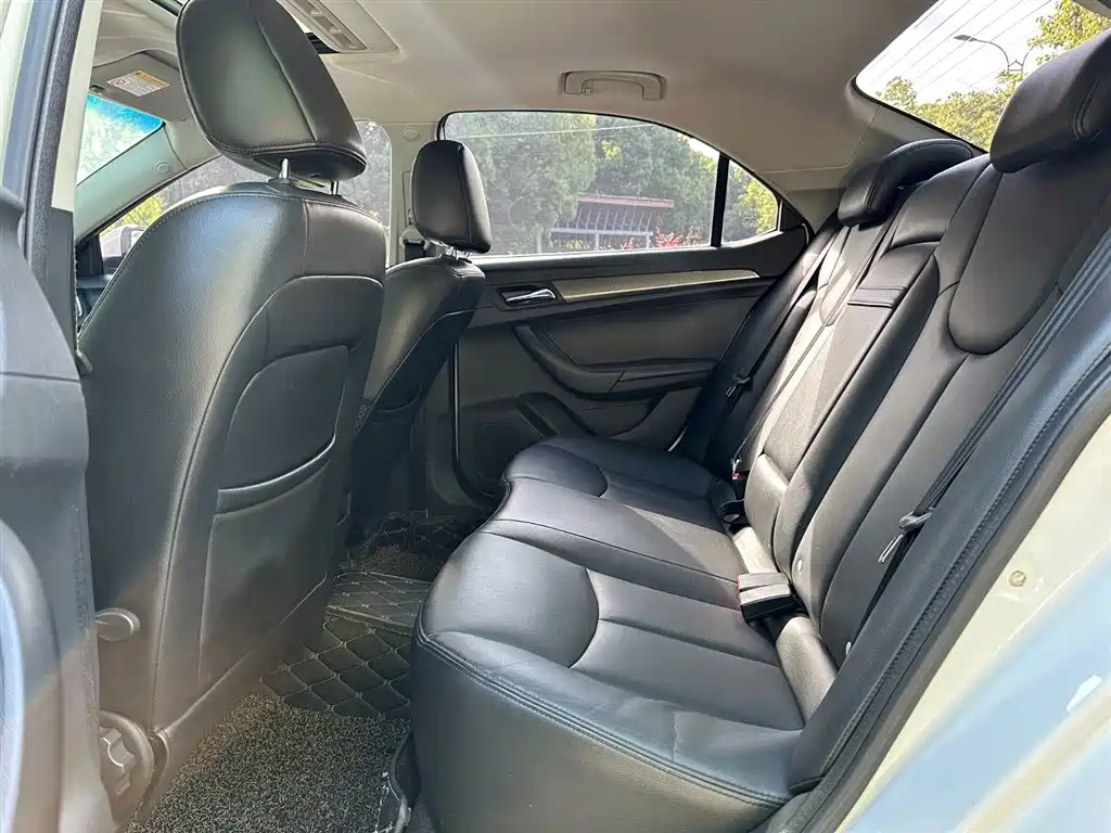 Roewe 360 1.5 L Auto Luxury