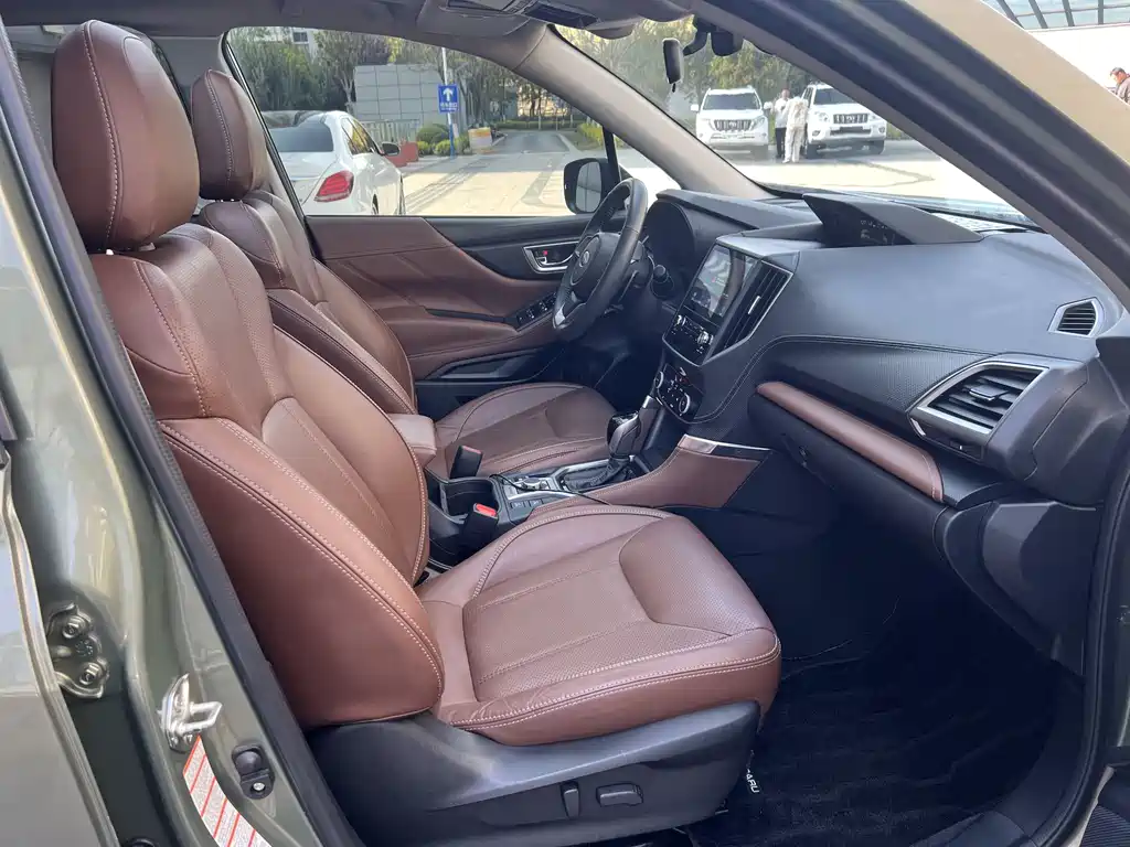 Forester 森林人 2019款 2.0 i 智擎旗舰版EyeSight