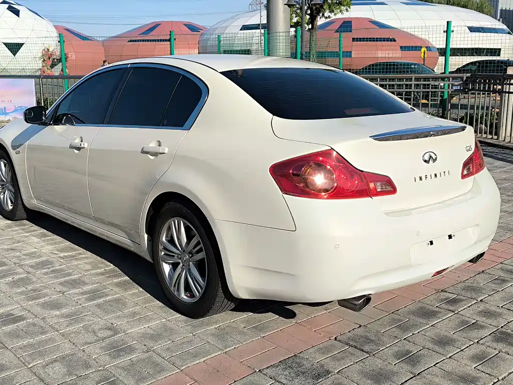 Infiniti G Series G25 Sedan Luxury Sport