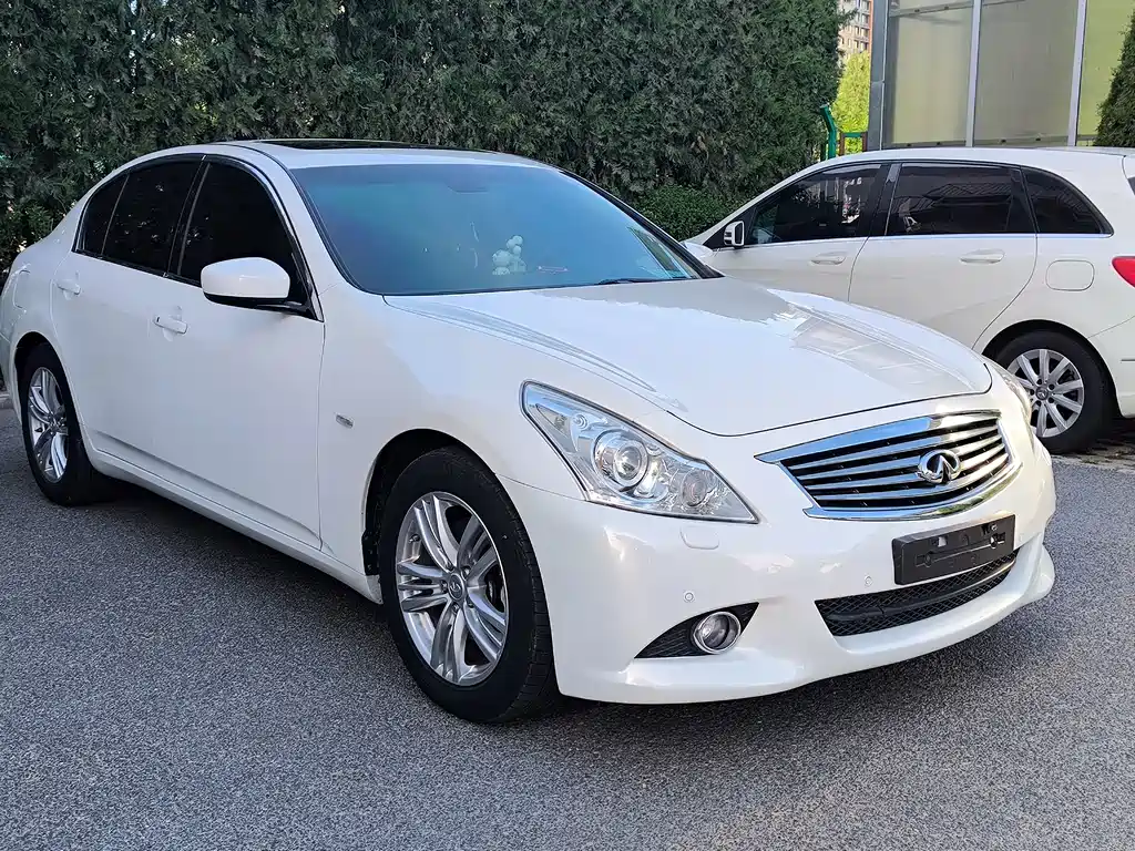 Infiniti G Series G25 Sedan Luxury Sport