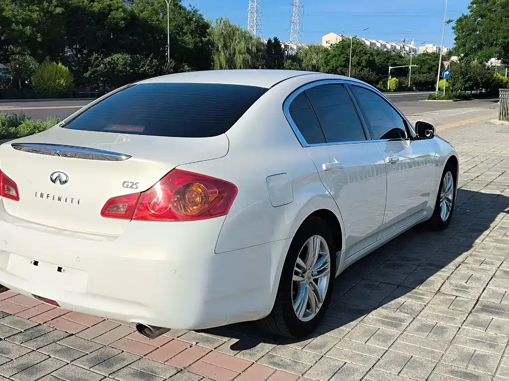 Infiniti G Series G25 Sedan Luxury Sport