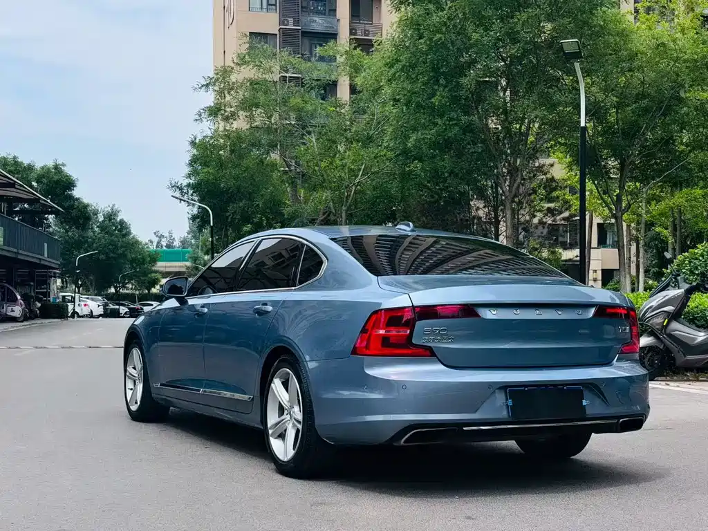 Volvo S90 T4 Smart Vision