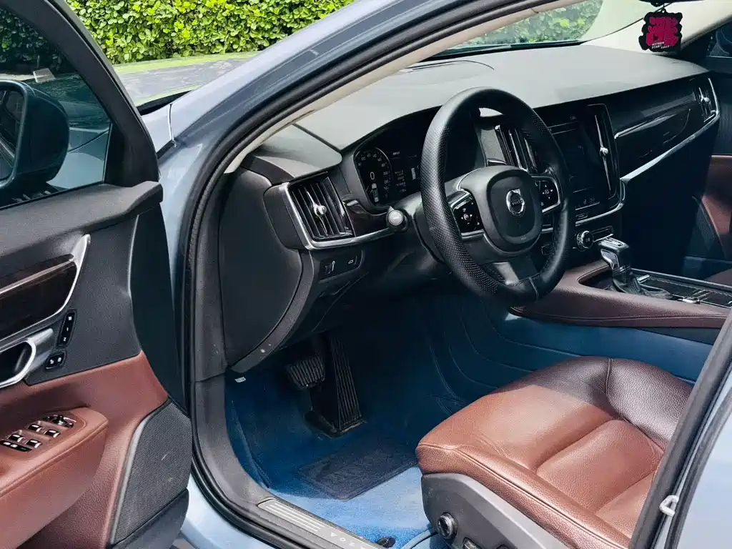 Volvo S90 T4 Smart Vision