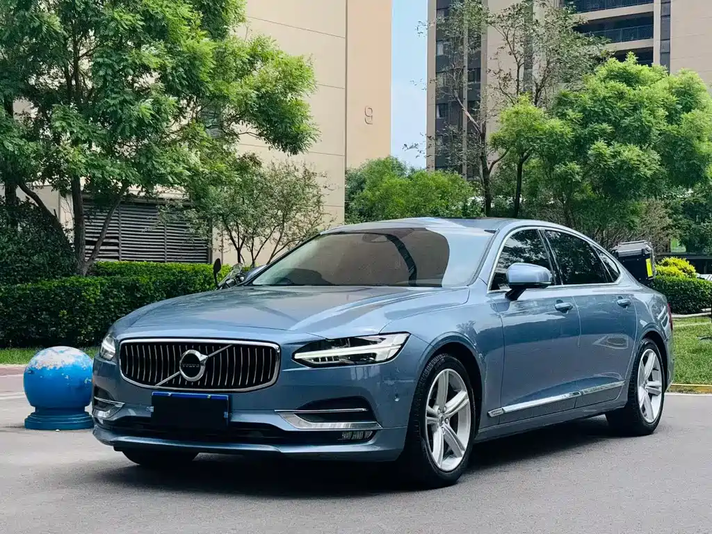Volvo S90 T4 Smart Vision