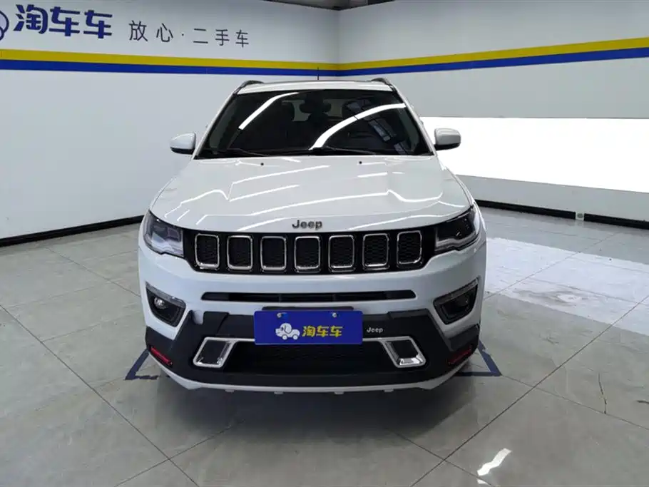 Compass 200 T Auto Home Enjoyment