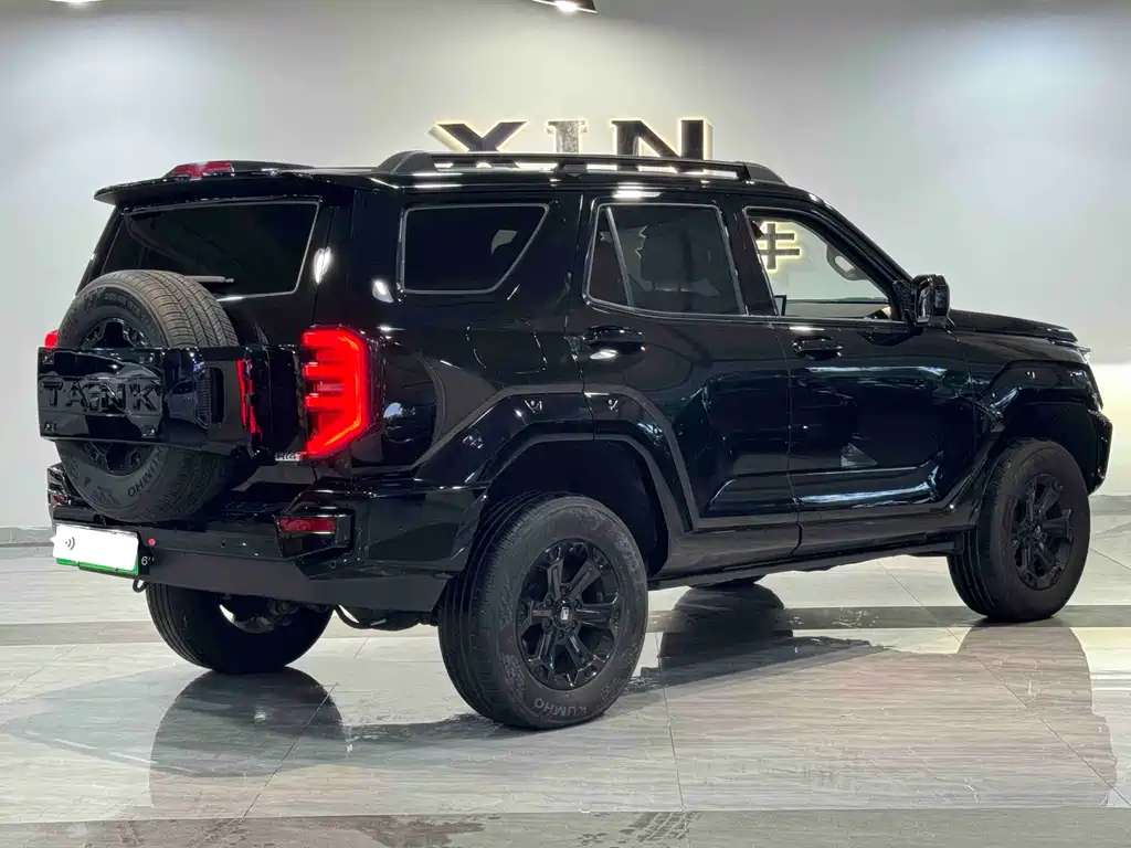 Tank 400 NEV Hi4-T Offroad