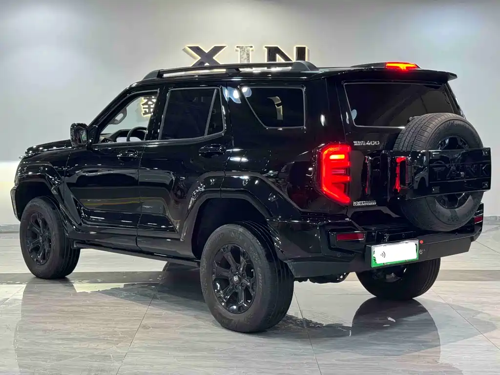 Tank 400 NEV Hi4-T Offroad