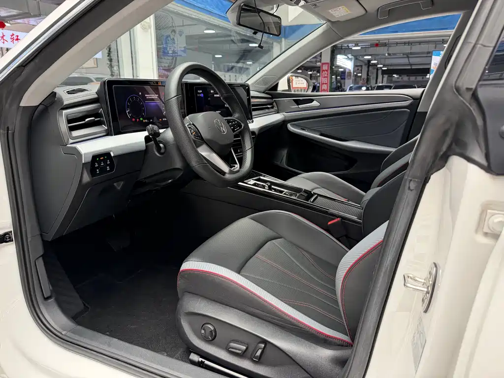 Lamando Lamando L 280 TSI DSG Spicy Cool