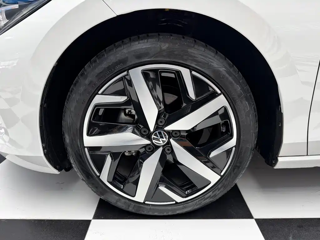 Lamando Lamando L 280 TSI DSG Spicy Cool