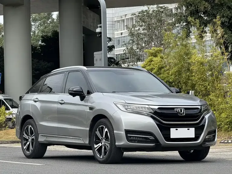 Honda UR-V 370 TURBO 4 WD Premium CN-V