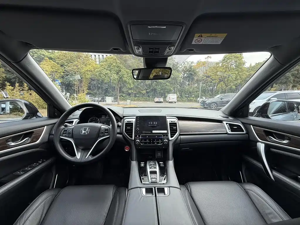 Honda UR-V 370 TURBO 4 WD Premium CN-V