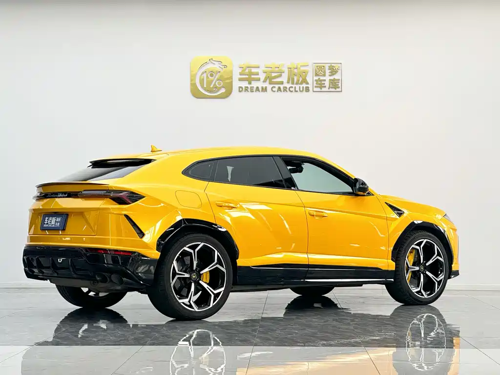 Urus 4.0 T V8