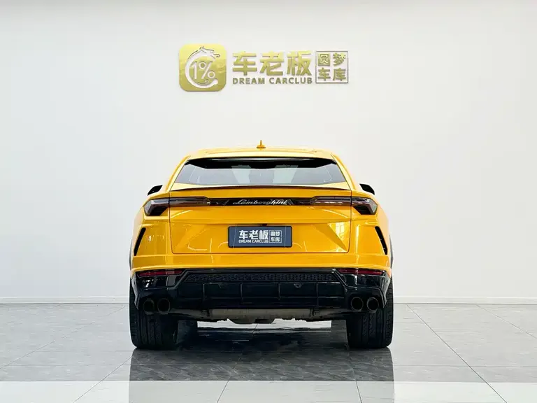Lamborghini Urus 4.0 T V8