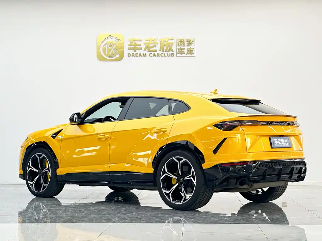 Urus 4.0 T V8