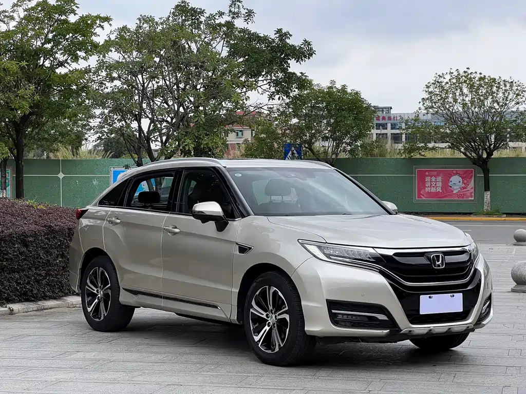 Honda UR-V 370 TURBO 4 WD Honor Shine CN-V