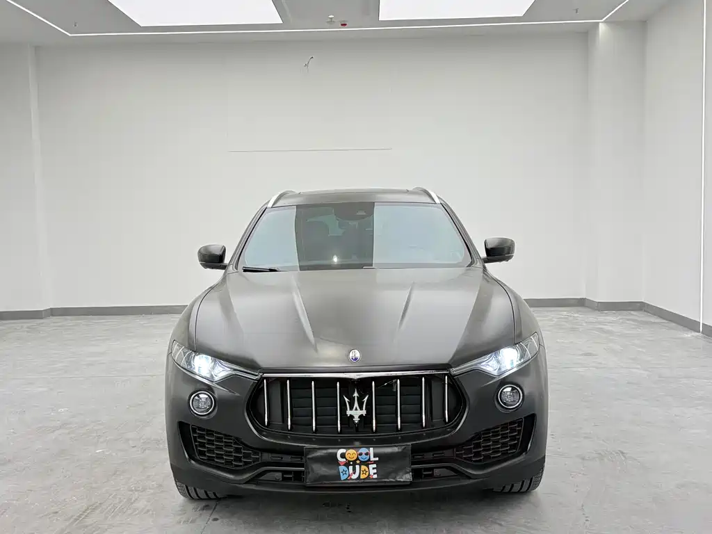 Levante 3.0 T Standard CN-V