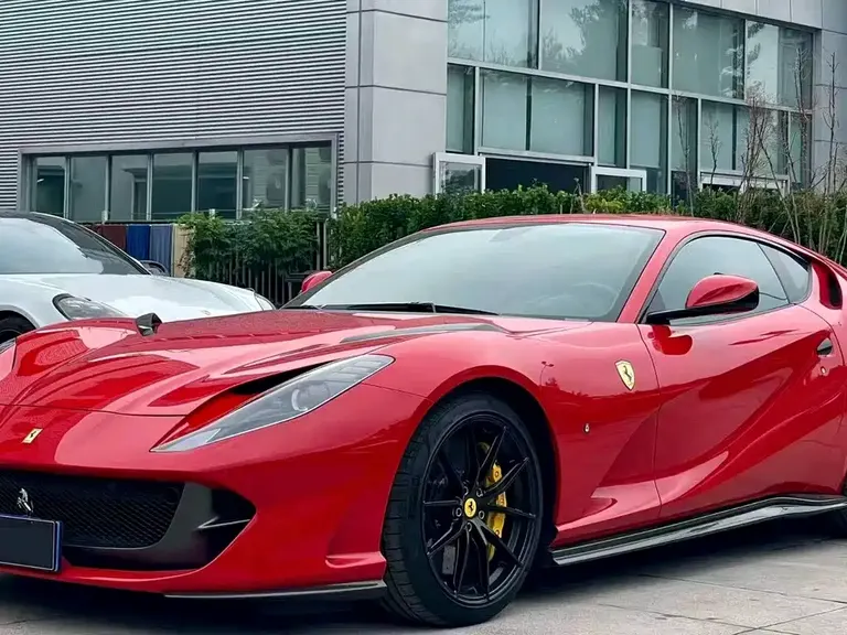 Ferrari 812 6.5 L Superfast