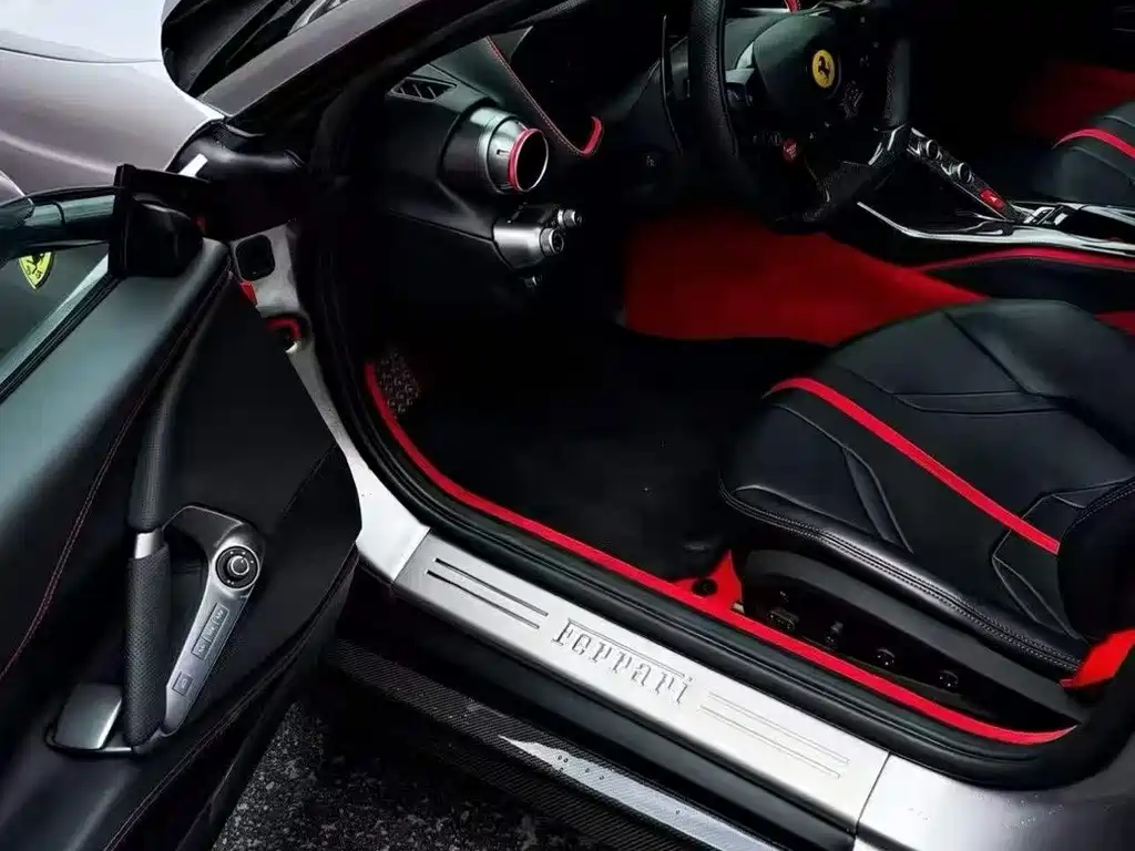 Ferrari 812 6.5 L Superfast
