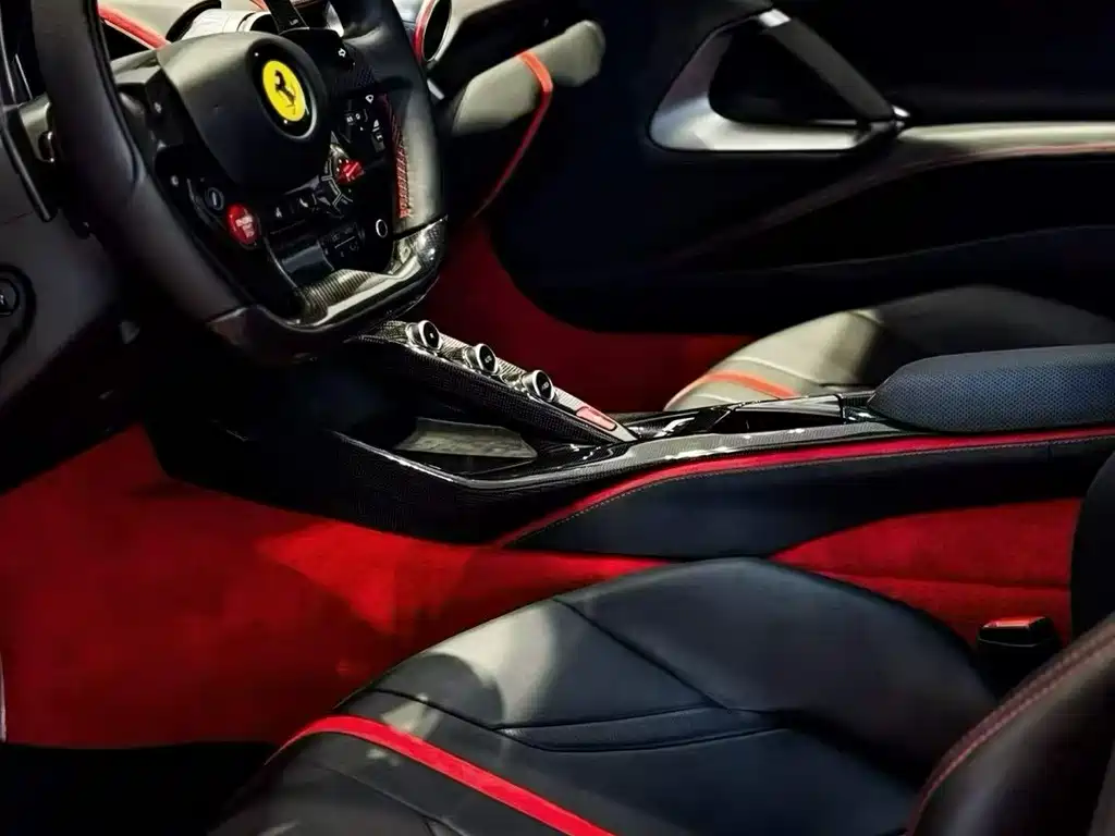 Ferrari 812 6.5 L Superfast