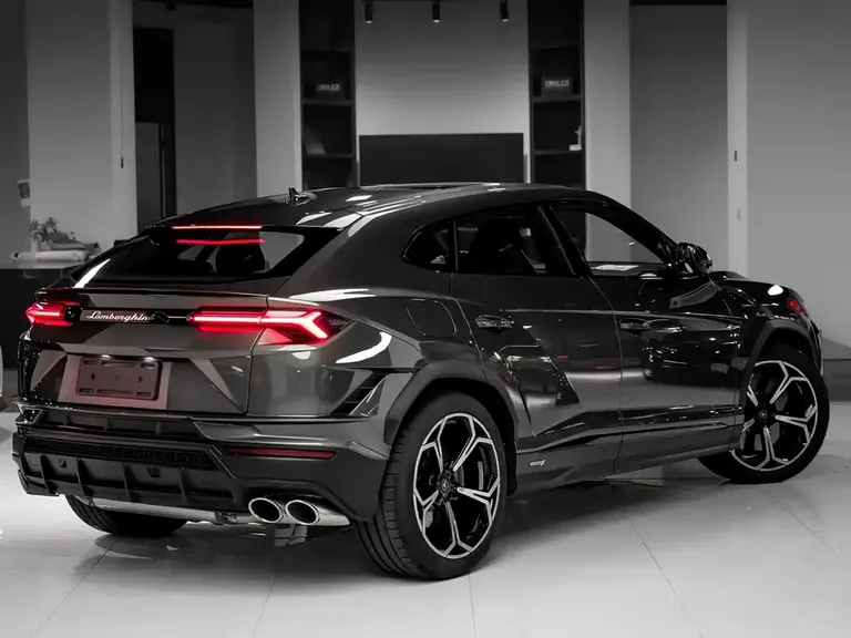 Lamborghini Urus 4.0 T V8 S