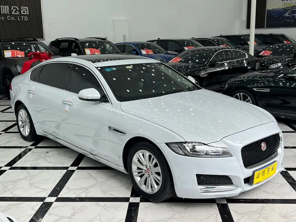 Jaguar XFL XFL 2.0 T 240 PS Luxury