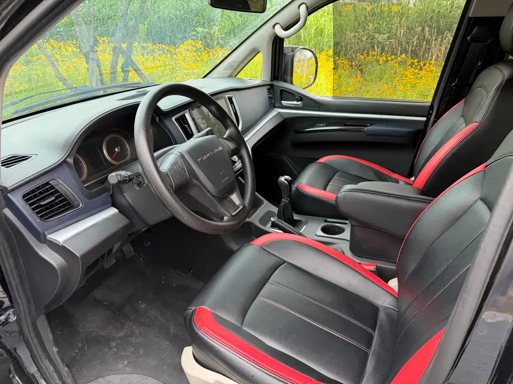 Lingzhi 菱智 2022款 M5 1.6 L 实用型 7座