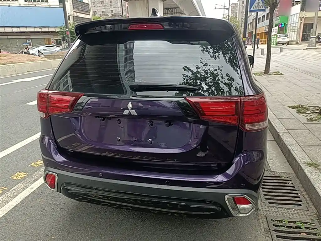 Outlander 欧蓝德 2020款 2.0 L 两驱畅行版 5座