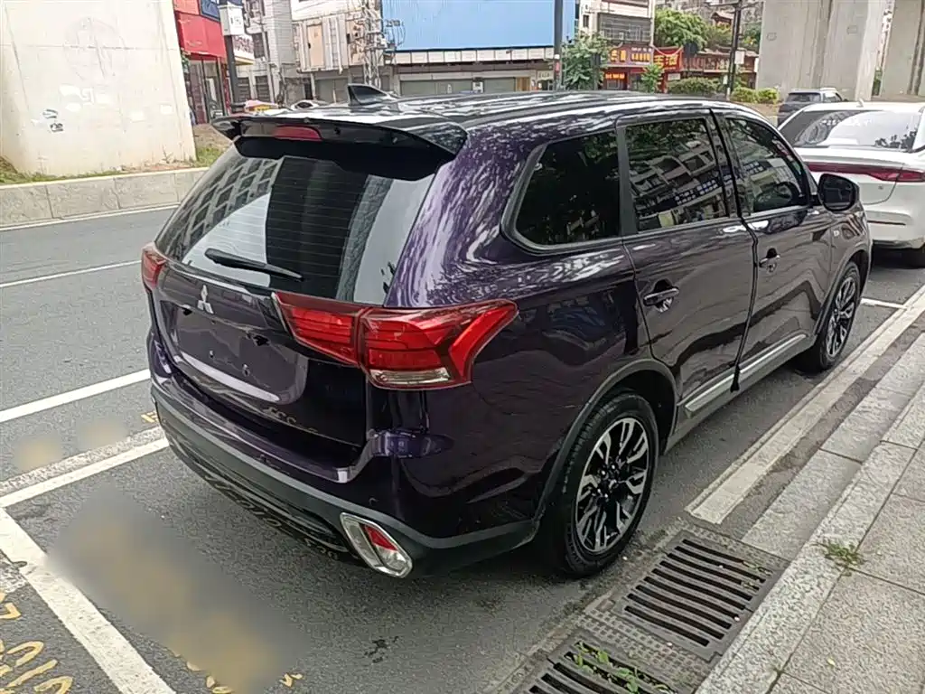 Outlander 欧蓝德 2020款 2.0 L 两驱畅行版 5座