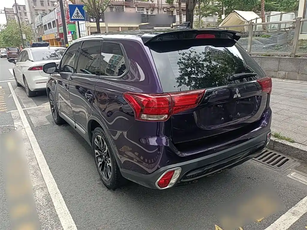 Outlander 欧蓝德 2020款 2.0 L 两驱畅行版 5座