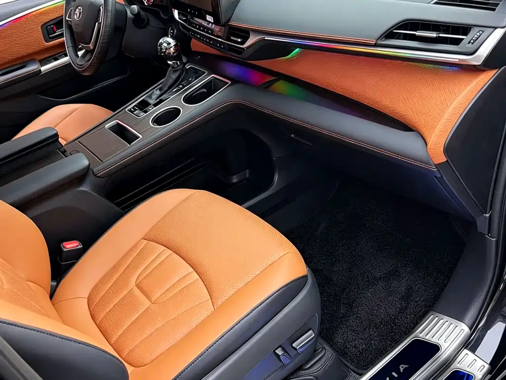Granvia 2.5 L Hybrid Luxury