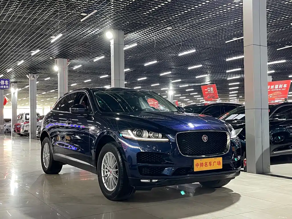 Jaguar F-PACE 2.0 T 4 WD Urban Premium