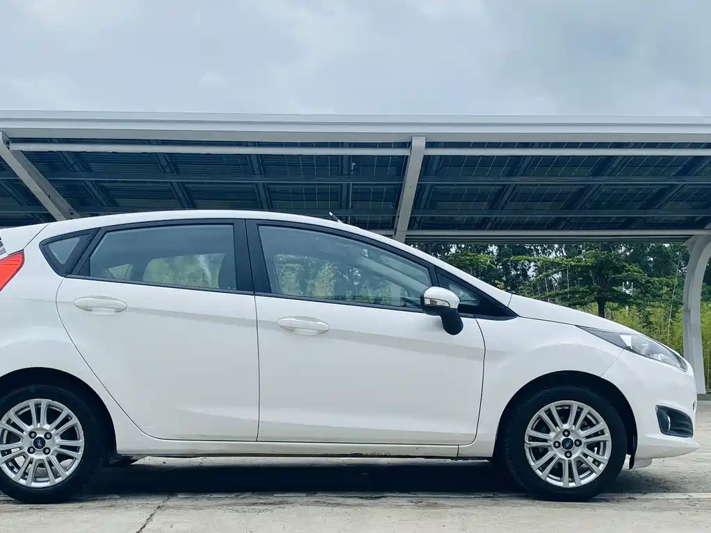 Fiesta Hatchback 1.5 L Auto Fashion