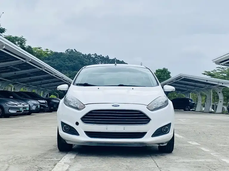 Ford Fiesta Hatchback 1.5 L Auto Fashion