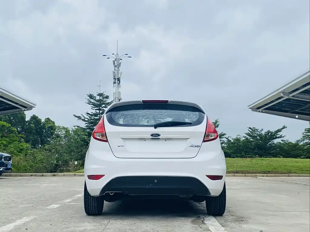 Fiesta Hatchback 1.5 L Auto Fashion