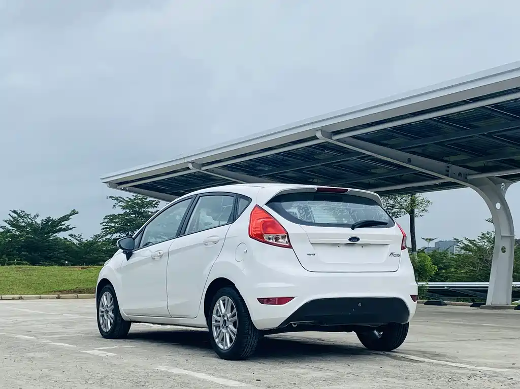 Fiesta Hatchback 1.5 L Auto Fashion