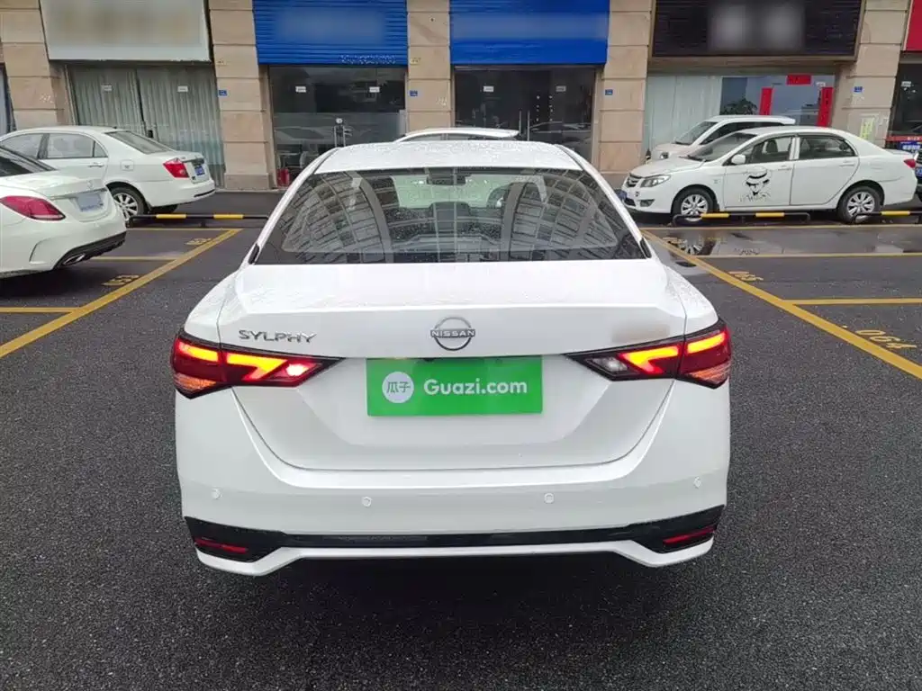 Sylphy 1.6 L CVT Joy