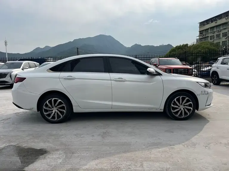 Geely Emgrand GL UP 1.4 T CVT Leading Style