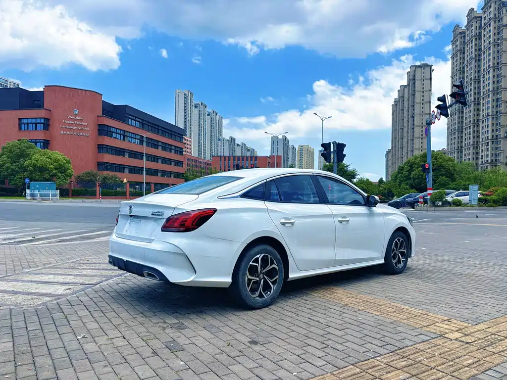 MG5 180 DVVT CVT Youth Style