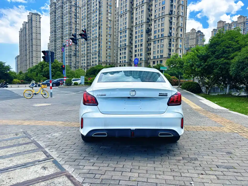 MG5 180 DVVT CVT Youth Style