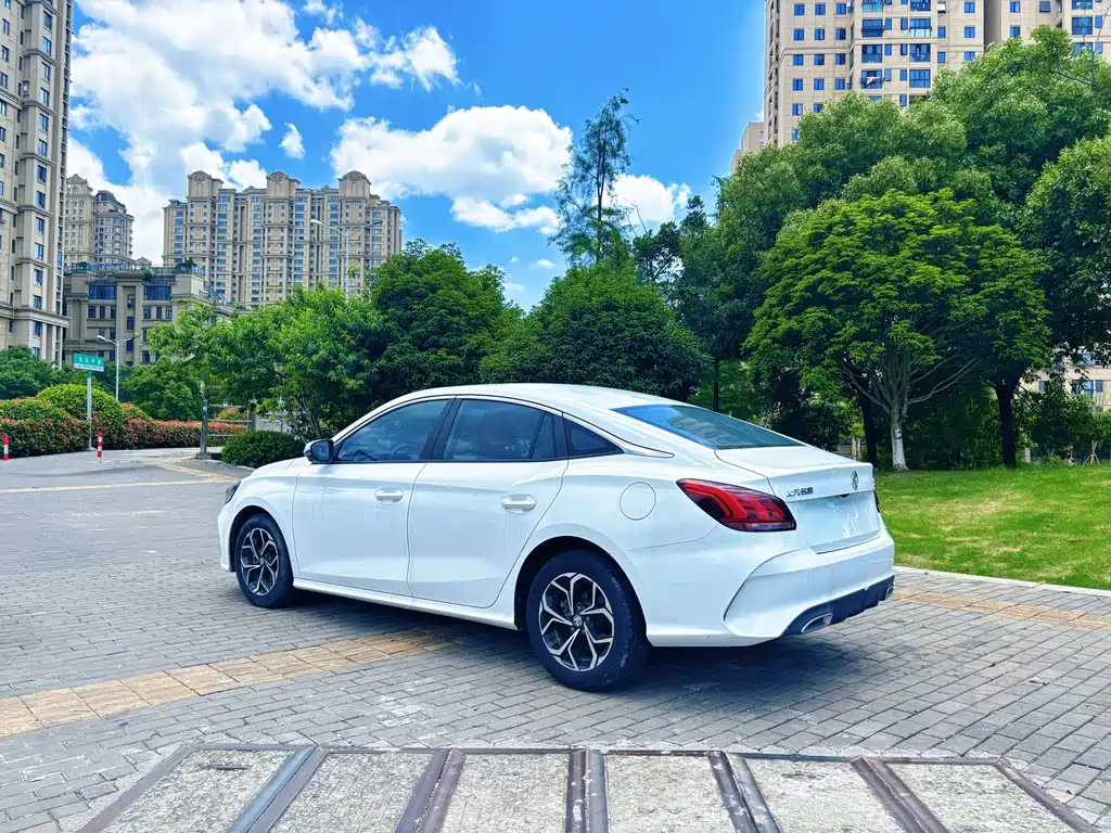 MG5 180 DVVT CVT Youth Style