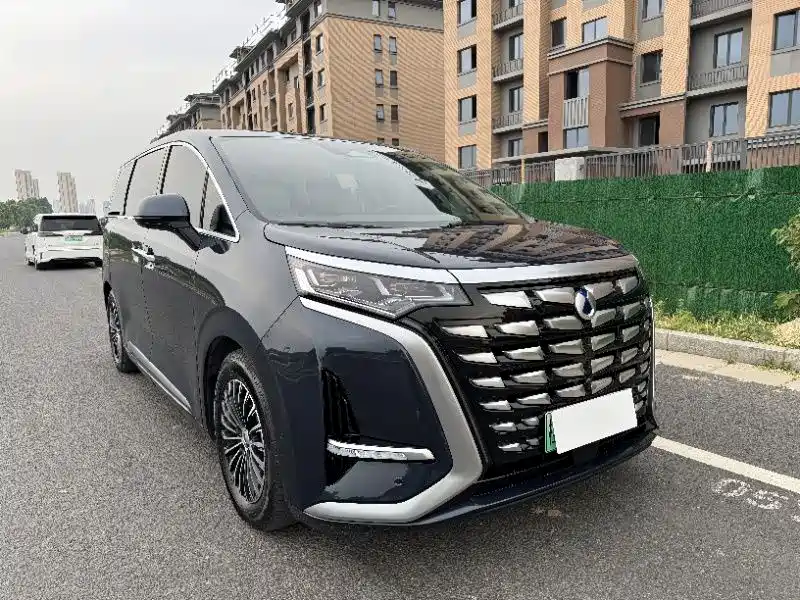 Denza D9 DM-i 970 4 WD Flagship