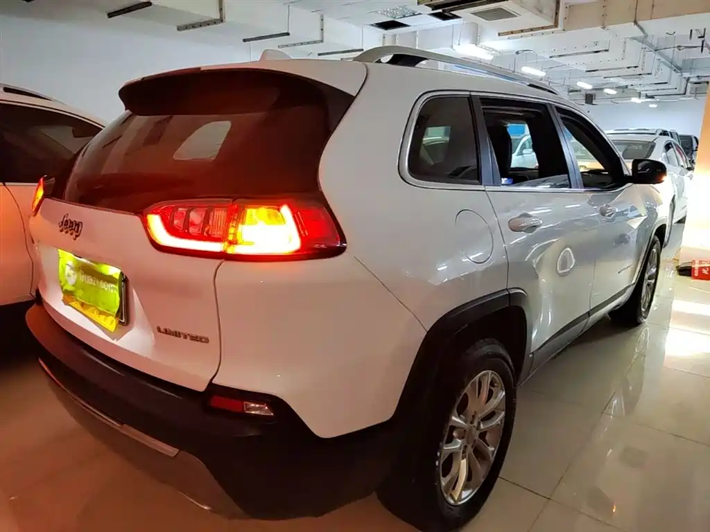 Cherokee 2.0 T 2 WD Smart Enjoyment CN-VI