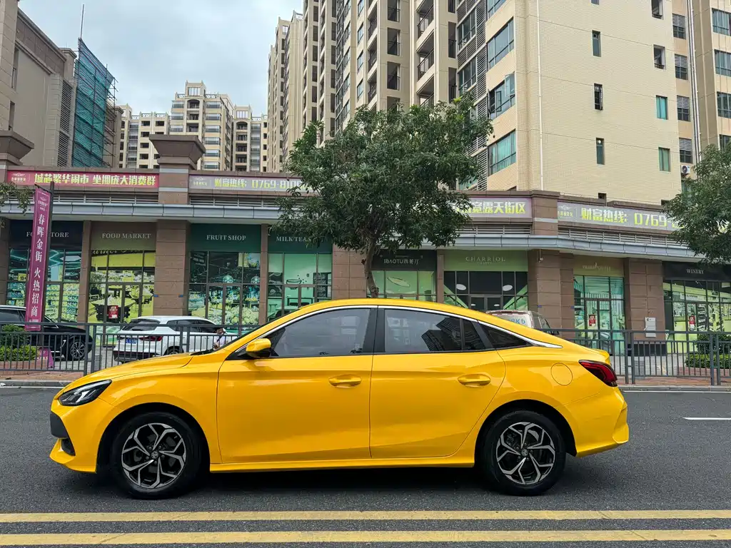 MG5 180 DVVT CVT Youth Luxury