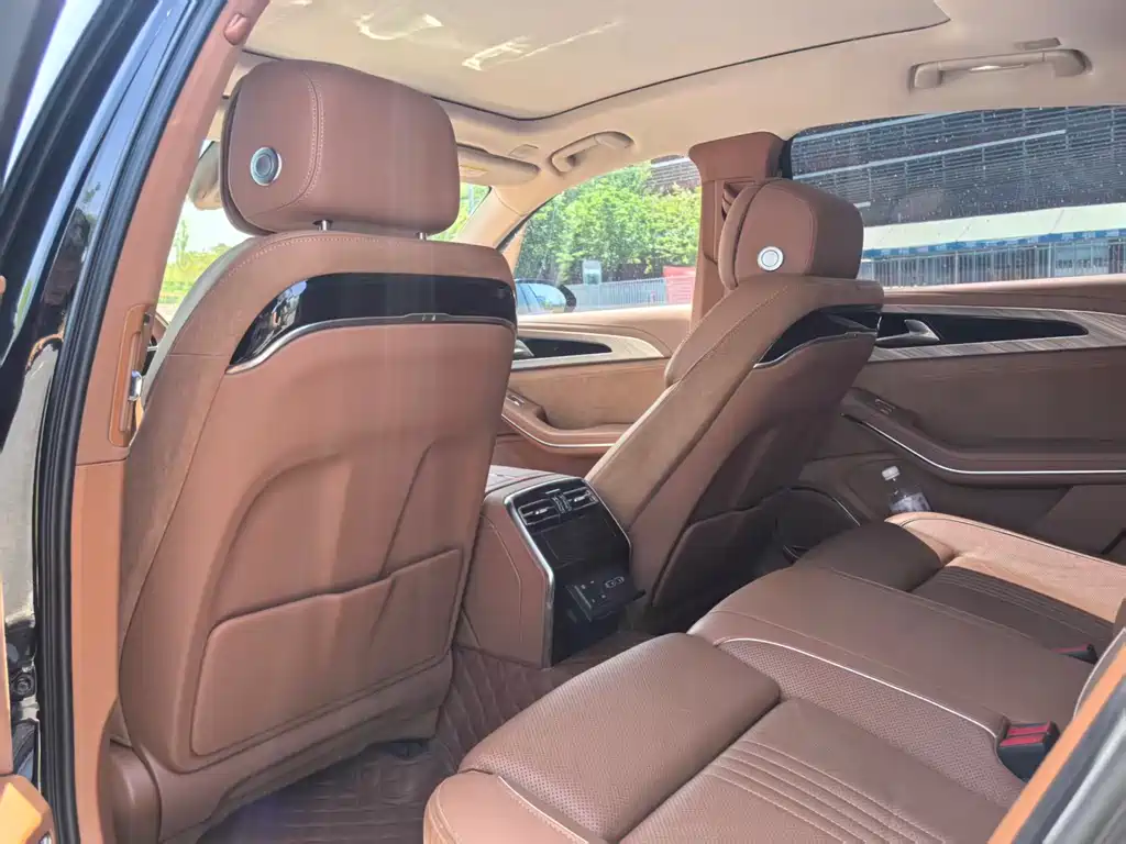 Hongqi H9 2.0 T Connected Flagship