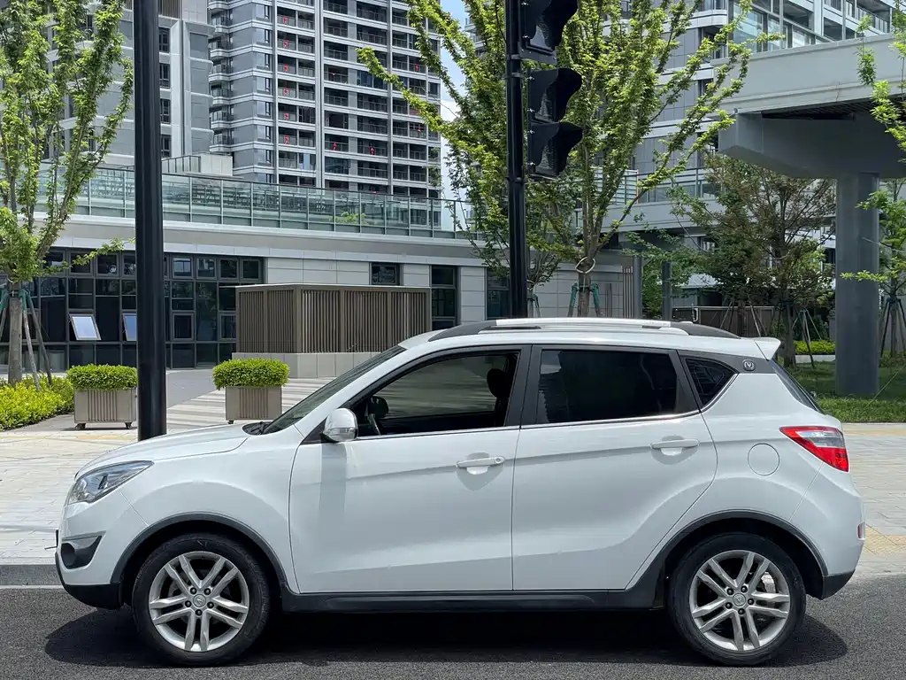 Changan CS35 1.6 L Auto Luxury CN-V
