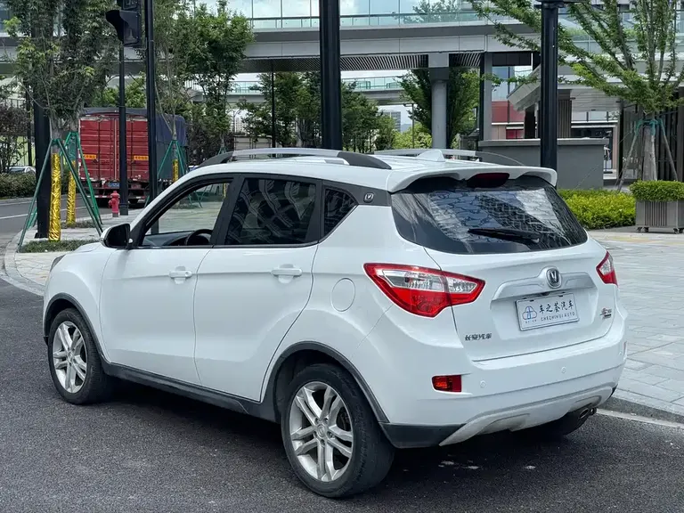 Changan CS35 1.6 L Auto Luxury CN-V