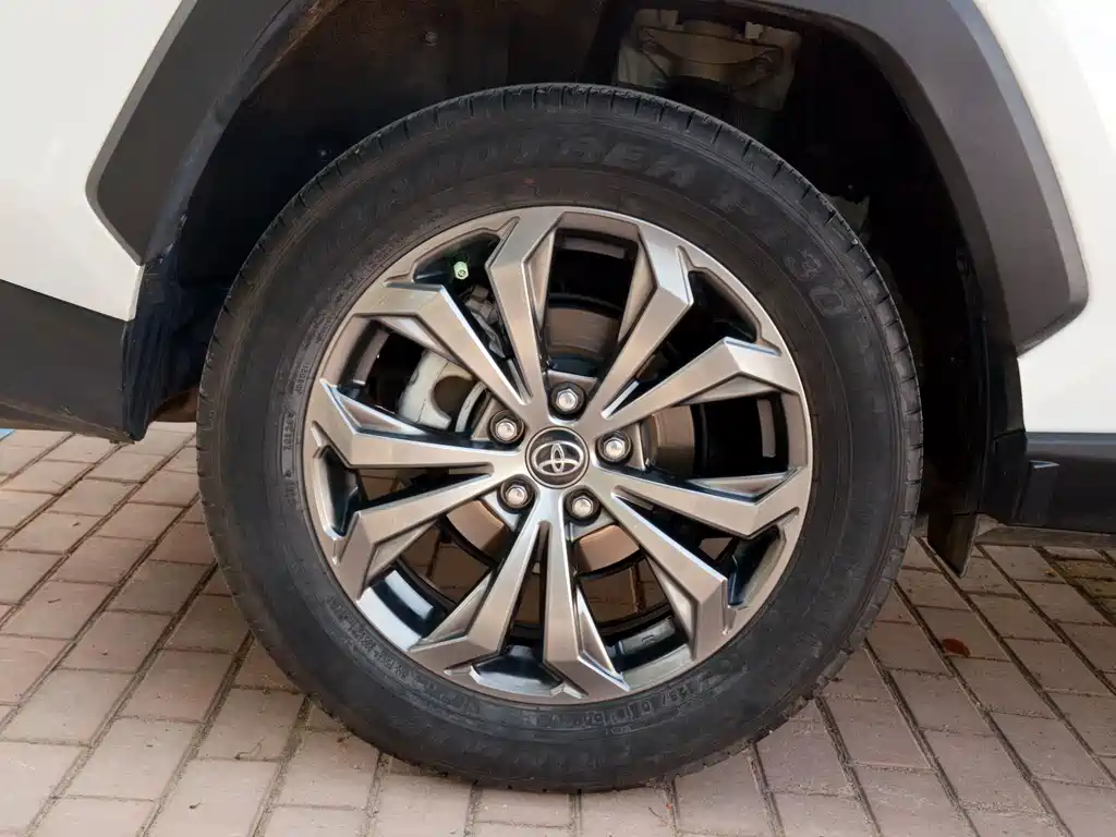 RAV4 2.0 L CVT 2 WD Style Plus