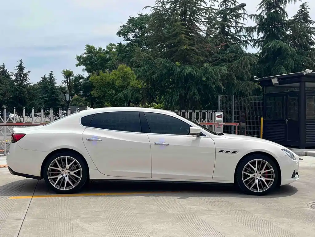 Quattroporte 3.0 T Standard