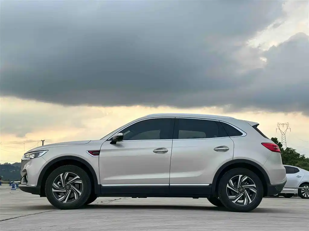 Hongqi HS5 Facelift 2.0 T Connected Flagship Enjoyment