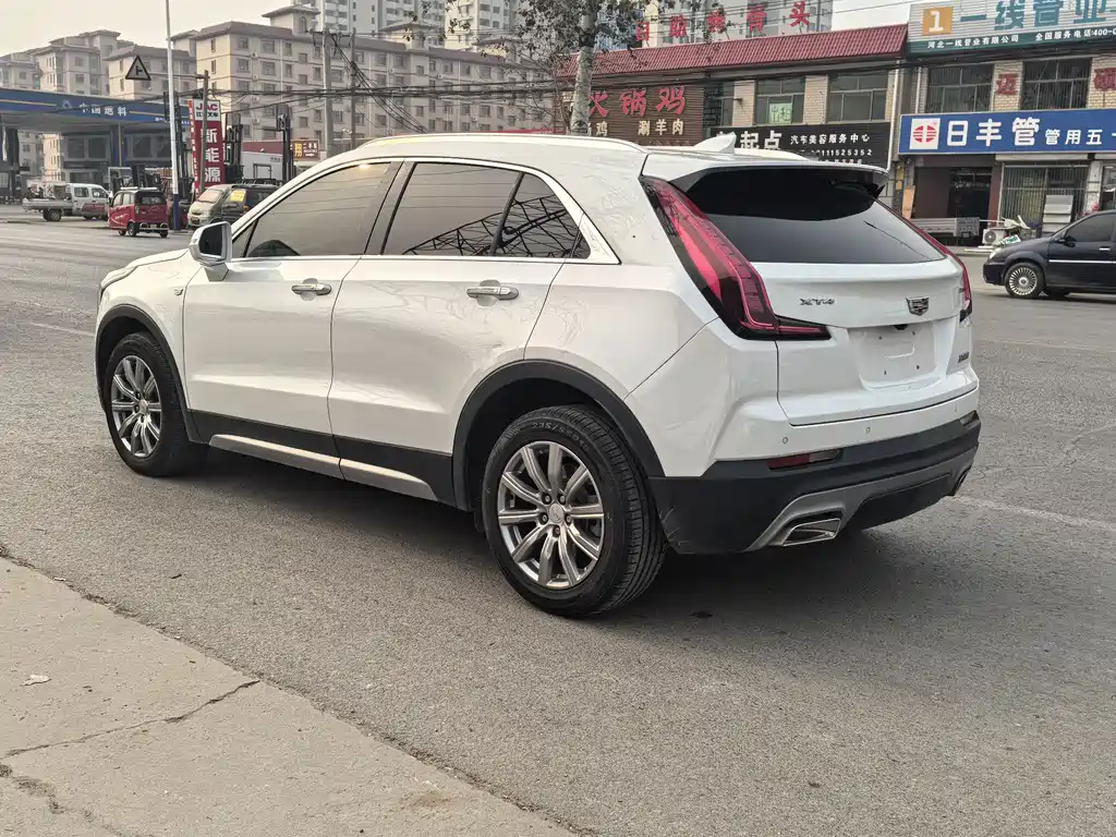 Cadillac XT4 Facelift 28 T 2 WD Leading